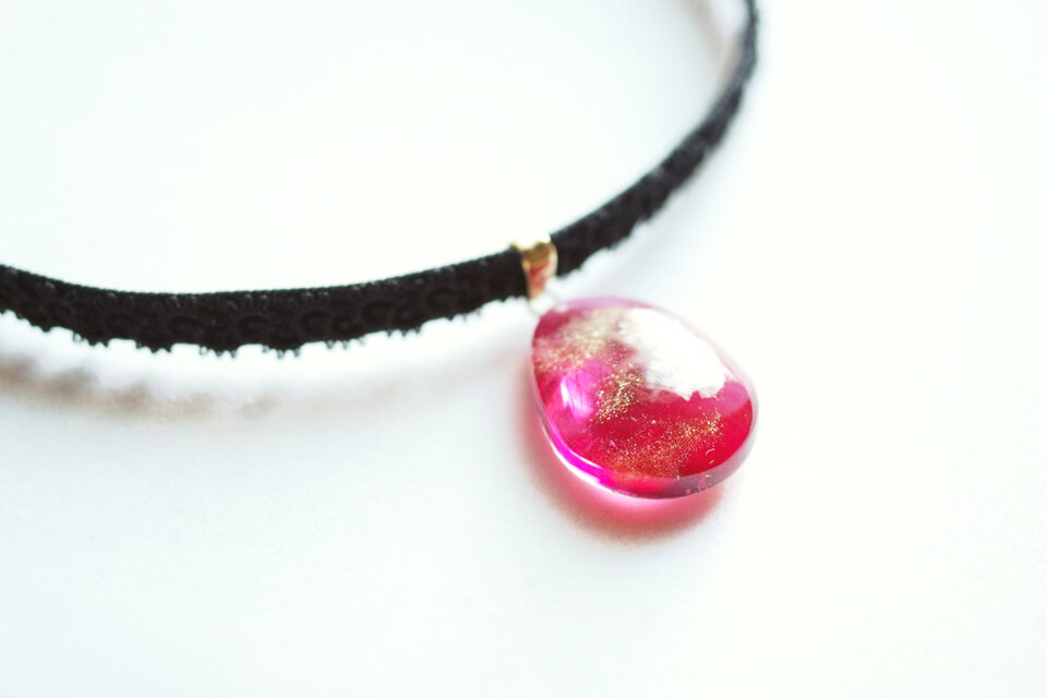 受注製作】レジンアート ドロップモチーフとタティングレースと