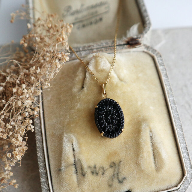 1950年代 西ドイツヴィンテージ＊ジェットブラックに浮かぶクラシカル