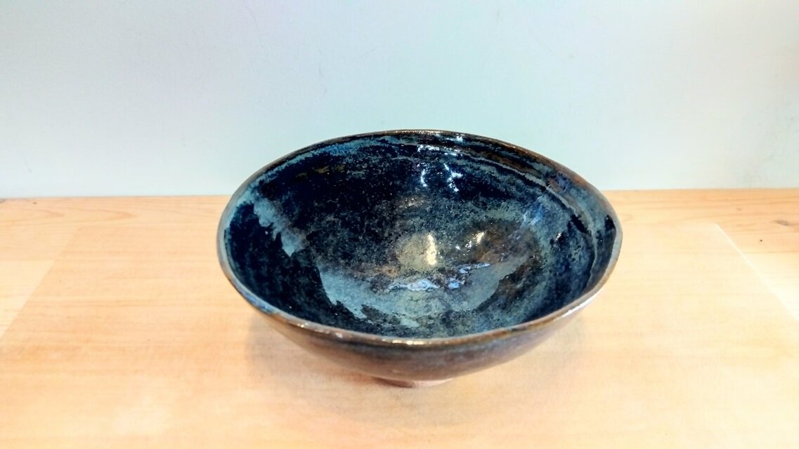 お茶碗（ネイビー×赤土） | iichi 日々の暮らしを心地よくする