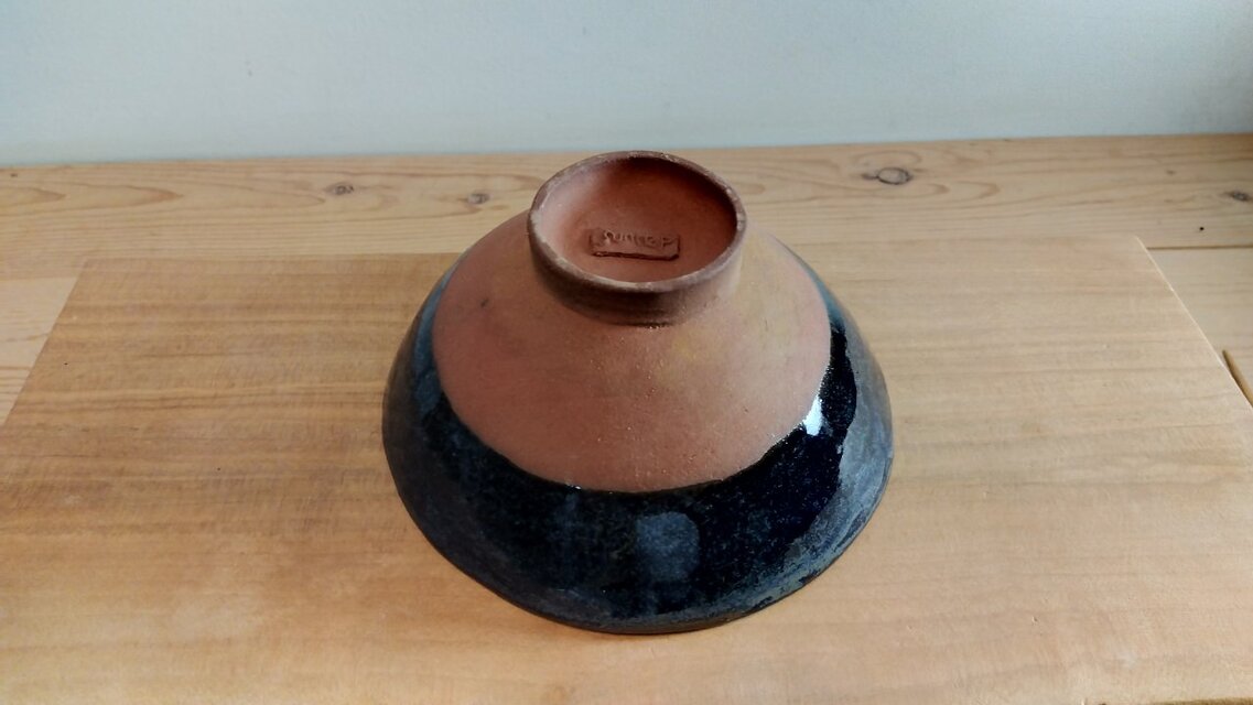 お茶碗（ネイビー×赤土） | iichi 日々の暮らしを心地よくする