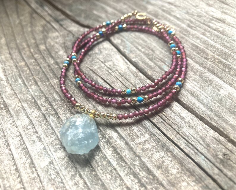 Marine Serenity & Garnet Glow アクアマリン原石とガーネットの海の