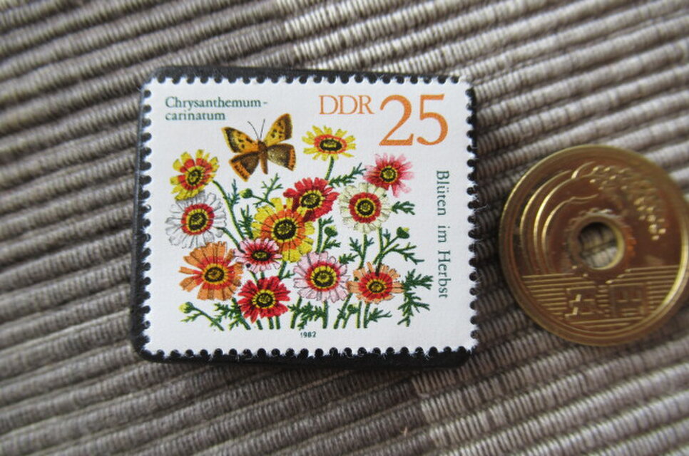 ドイツ1982年 花切手ブローチ10783 | iichi 日々の暮らしを心地よく