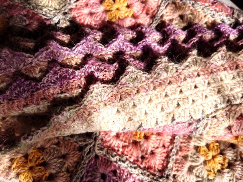 手編みのブランケット（サクラソウ） | iichi 日々の暮らしを心地よく