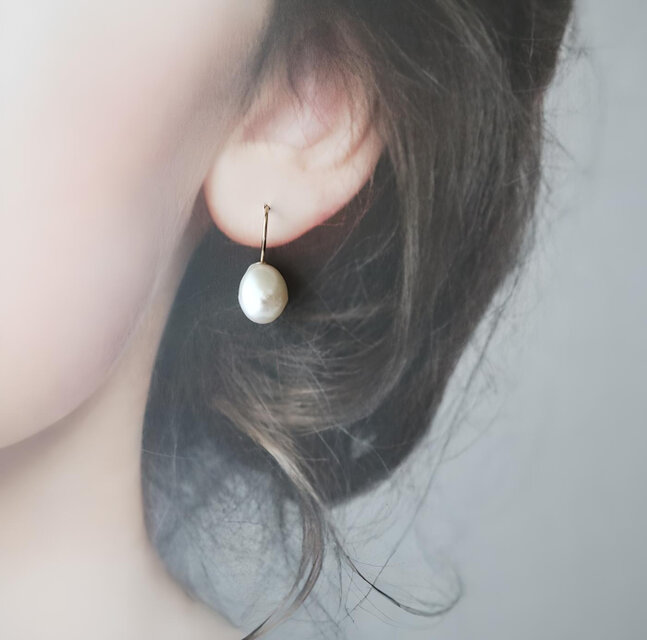 14kgf】大粒バロック淡水パールピアス｜6月誕生石｜上質ホワイトパール