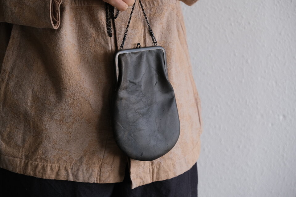 レザーショルダーポーチ frame porch SHC-301 ＜鹿革 black＞ | iichi 