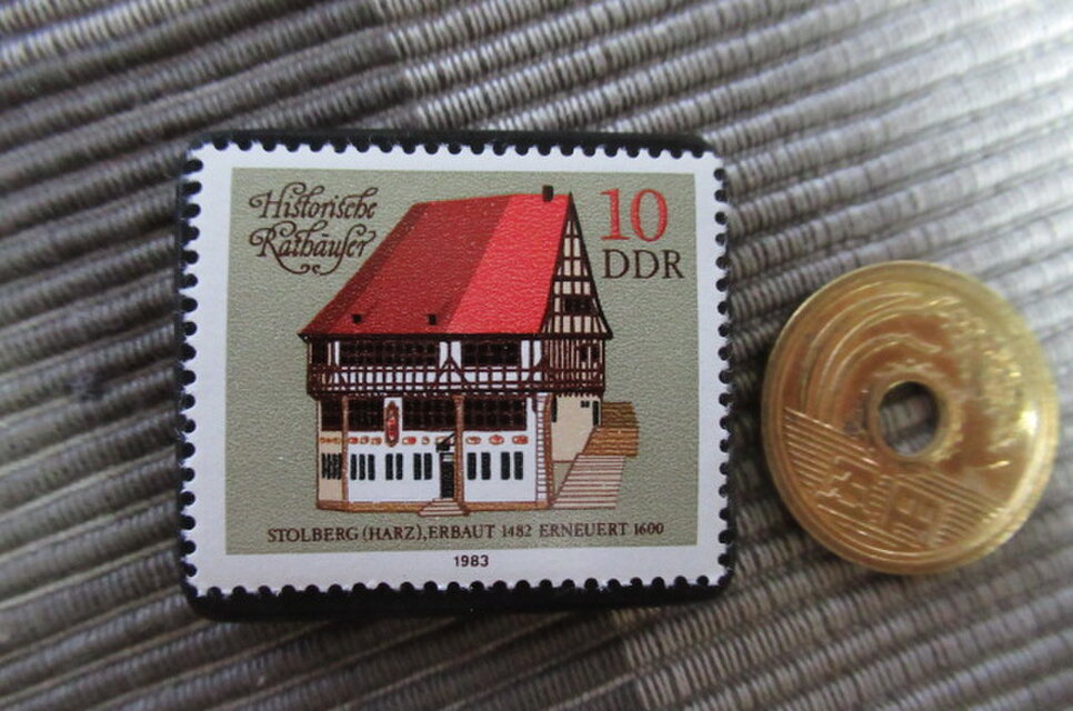 ドイツ 伝統家屋切手ブローチ10826 | iichi 日々の暮らしを心地よく