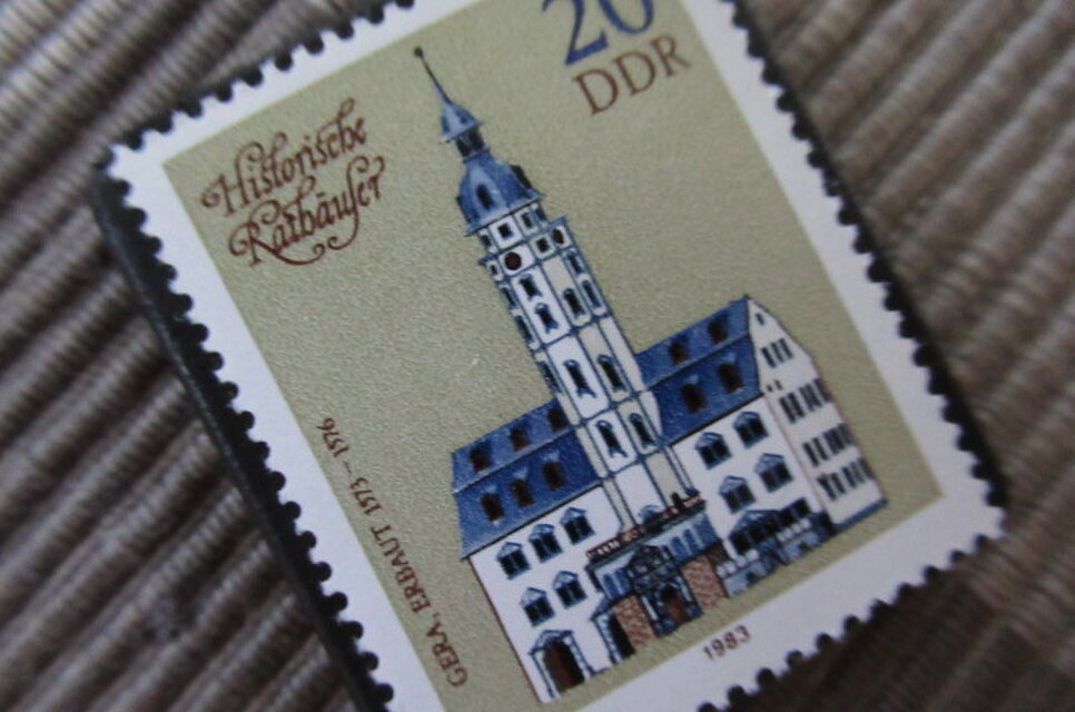 ドイツ 歴史建物切手ブローチ10827 | iichi 日々の暮らしを心地よく