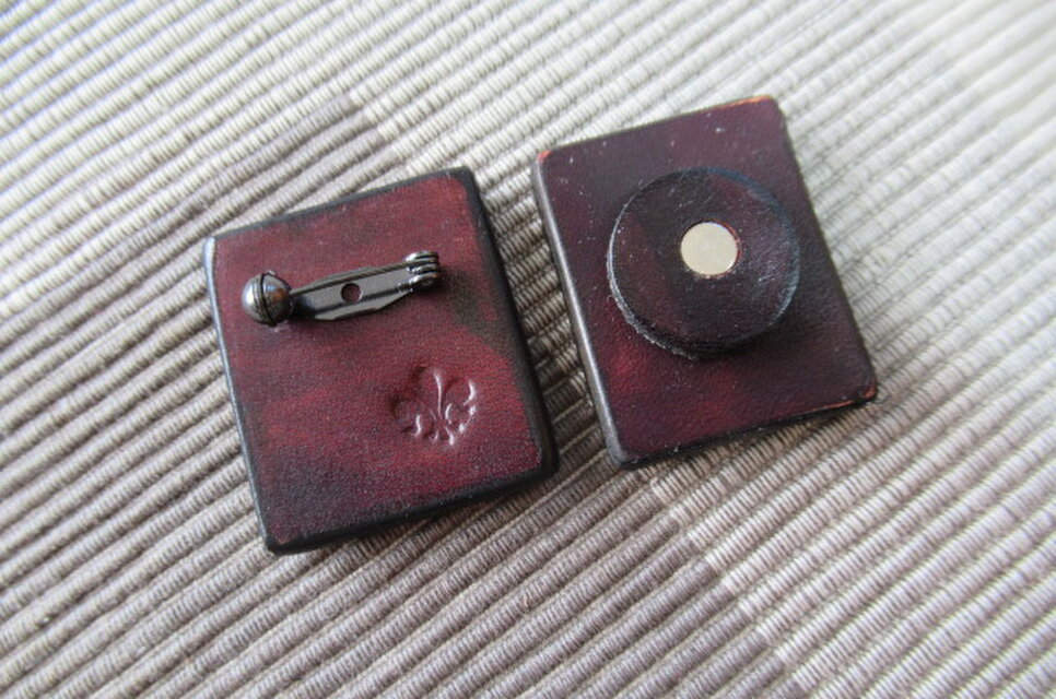 ドイツ 歴史建物切手ブローチ10827 | iichi 日々の暮らしを心地よく