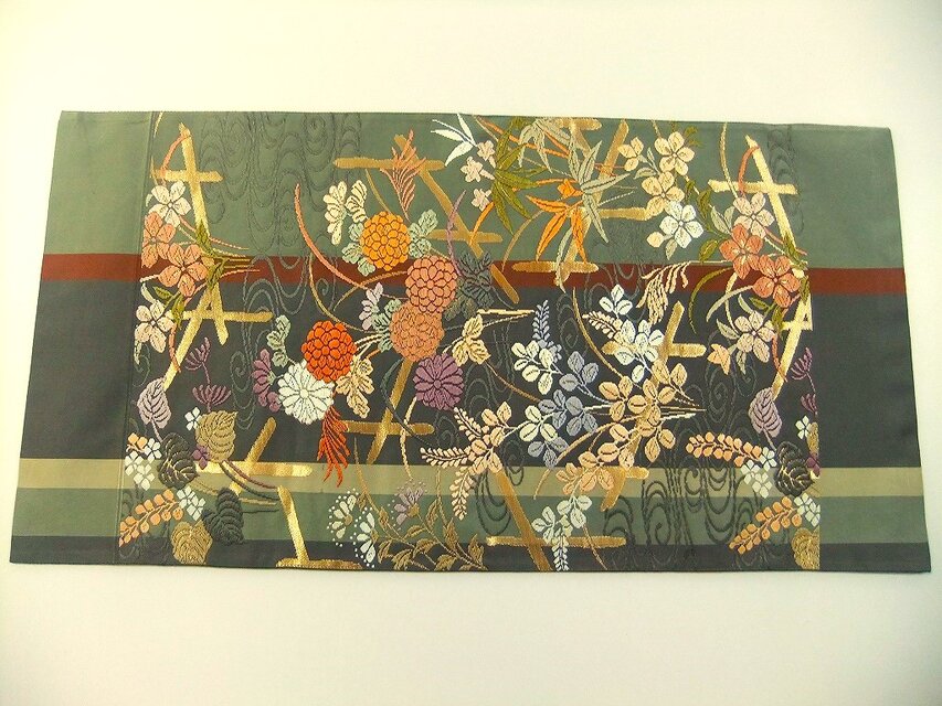 16)2439】約31×61cm/流水花草文様/テーブルセンター/和風/帯リメイク