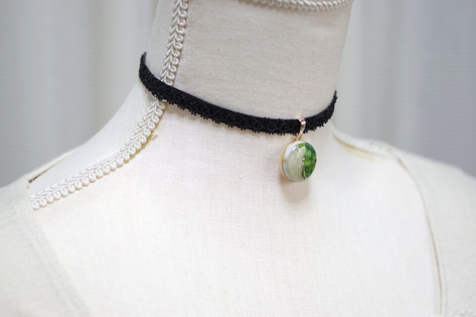 受注製作】レジンアート ラウンドモチーフとタティングレースと