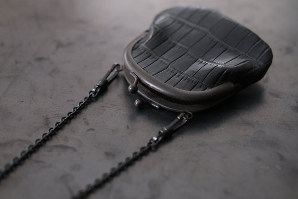 フレームネックレス SHC-73 ＜クロコダイル革 黒＞ | iichi 日々の