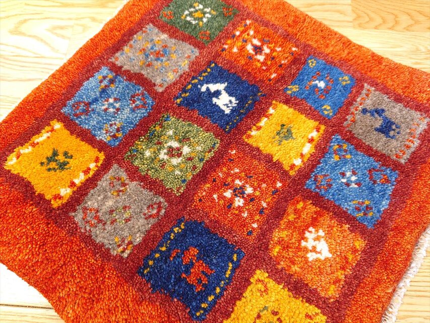 ペルシャ ギャッベ ミニマット 40x40cm 茜色 カラフルなパネル タイル