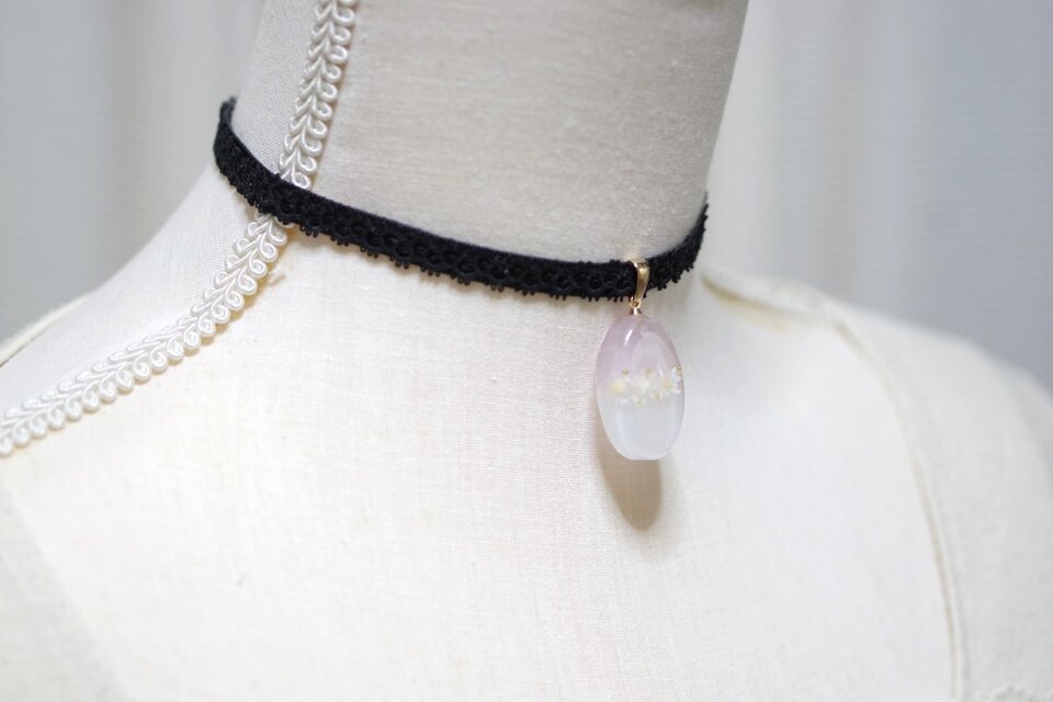 受注製作】レジンアート オーバルモチーフとタティングレースと