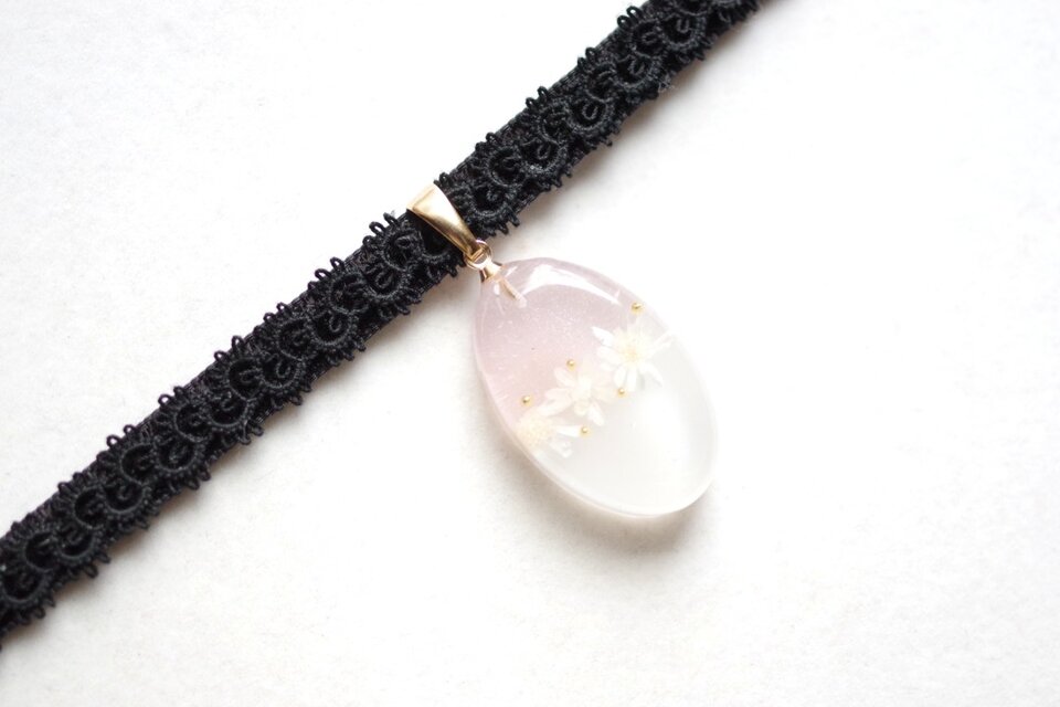 受注製作】レジンアート オーバルモチーフとタティングレースと