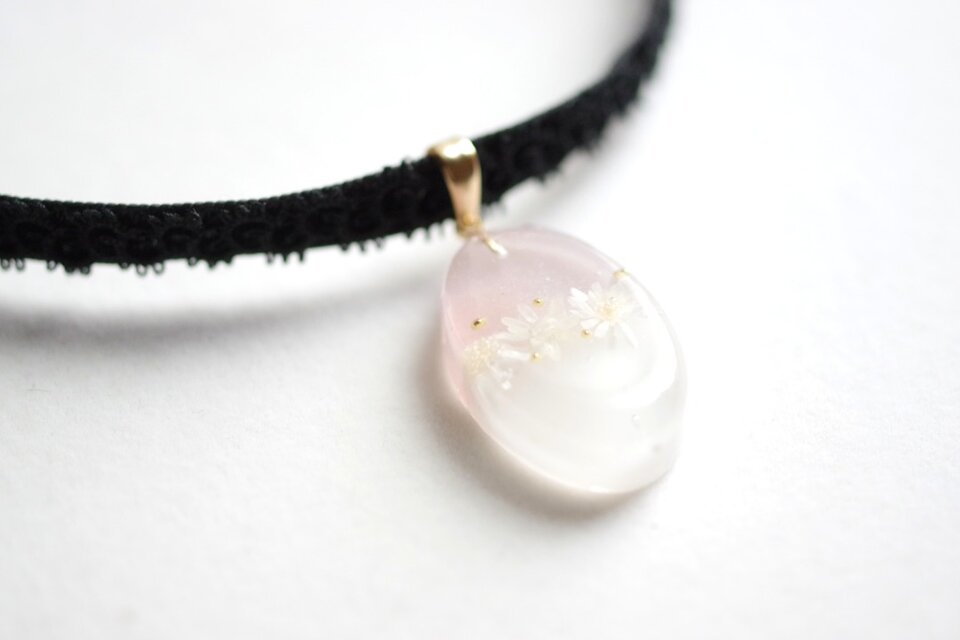 受注製作】レジンアート オーバルモチーフとタティングレースと