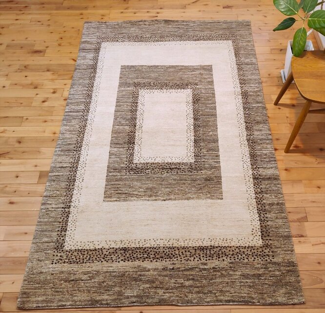 夏は涼しく冬は暖かい天然ラグ 無染めのウール ガゼニラハット