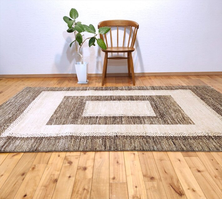 夏は涼しく冬は暖かい天然ラグ 無染めのウール ガゼニラハット