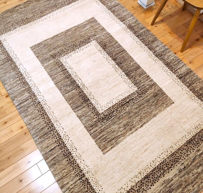 夏は涼しく冬は暖かい天然ラグ 無染めのウール ガゼニラハット