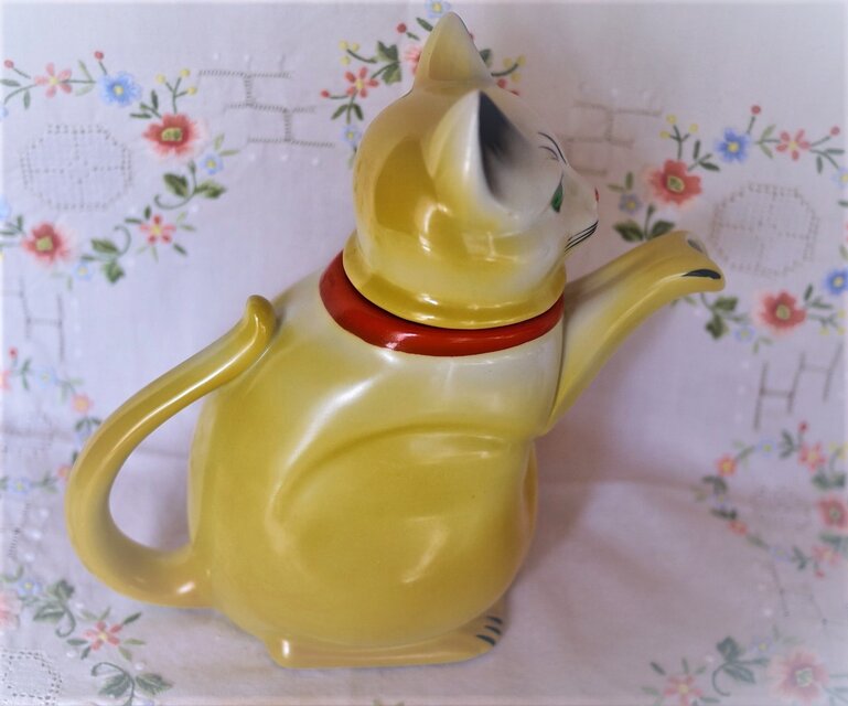 黄色ネコ型ティーポット 陶磁器フィギュリン ドイツ ミッド