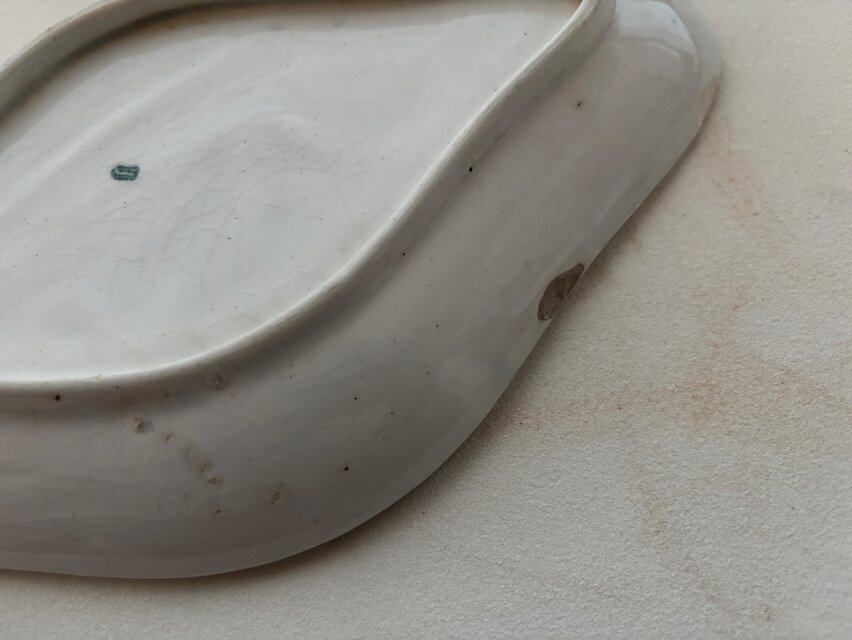 TERRE DE FER テールドフェール 上品で美しいグリーンのラヴィエ