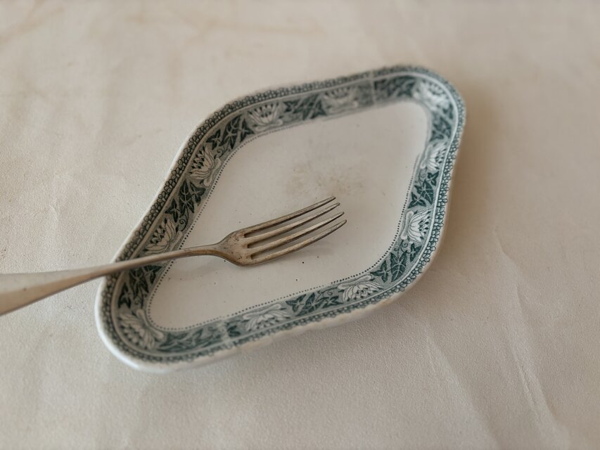 TERRE DE FER テールドフェール 上品で美しいグリーンのラヴィエ