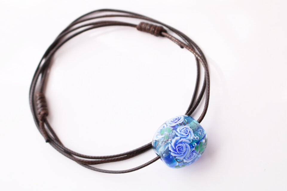 ブルーローズのとんぼ玉（ガラス玉）水色×青／泡入り | iichi 日々の