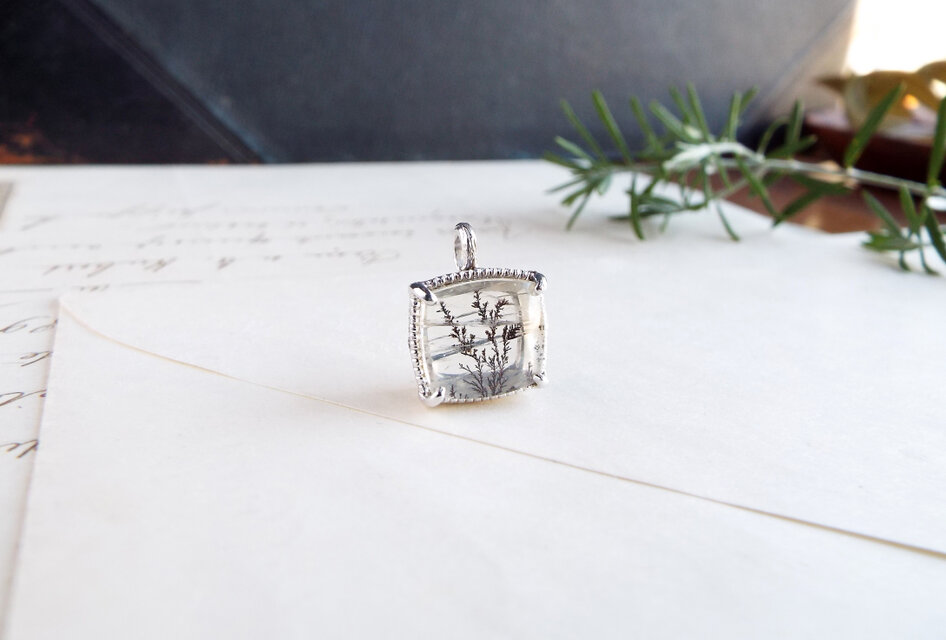 一点物】デンドリティッククォーツのペンダントトップ（薄氷No.07