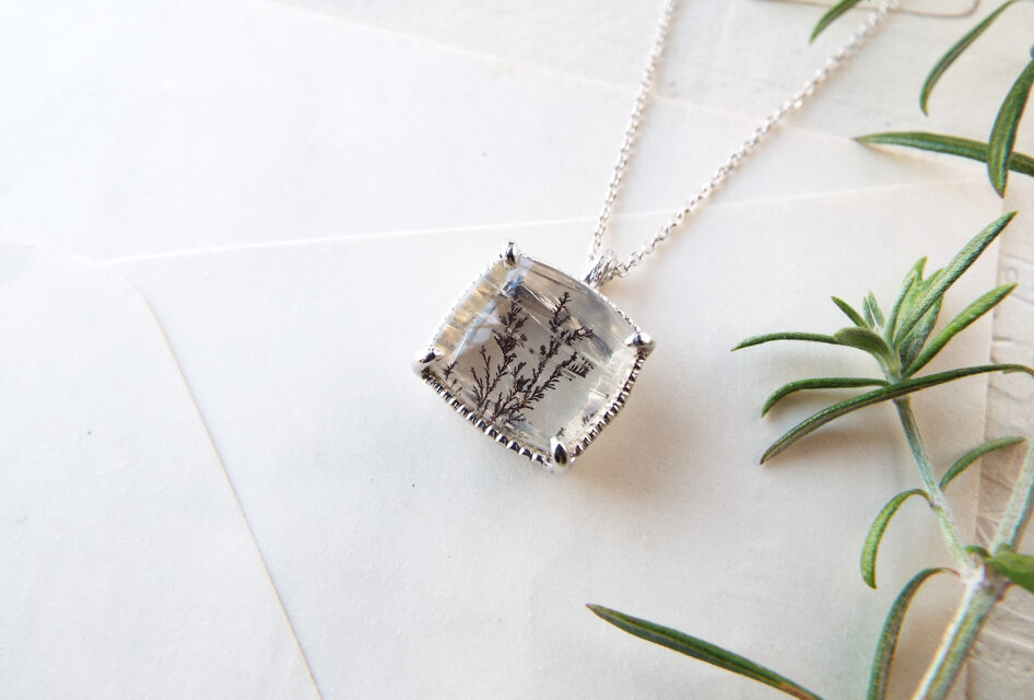 一点物】デンドリティッククォーツのペンダントトップ（薄氷No.07