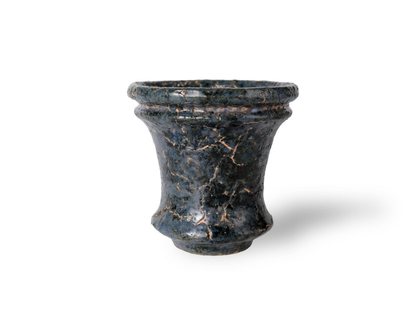 パルバコステリッチオ / M / 亀裂黒岩（鉢・プランター） | iichi 日々