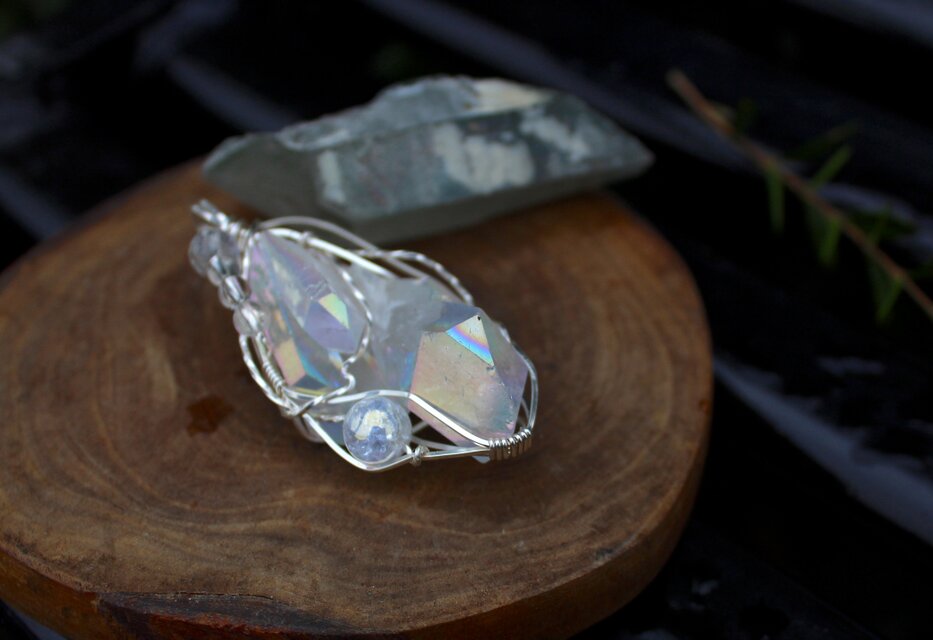 エンジェルオーラクォーツ 喜びと楽観主義の魔法 ユニコーンの