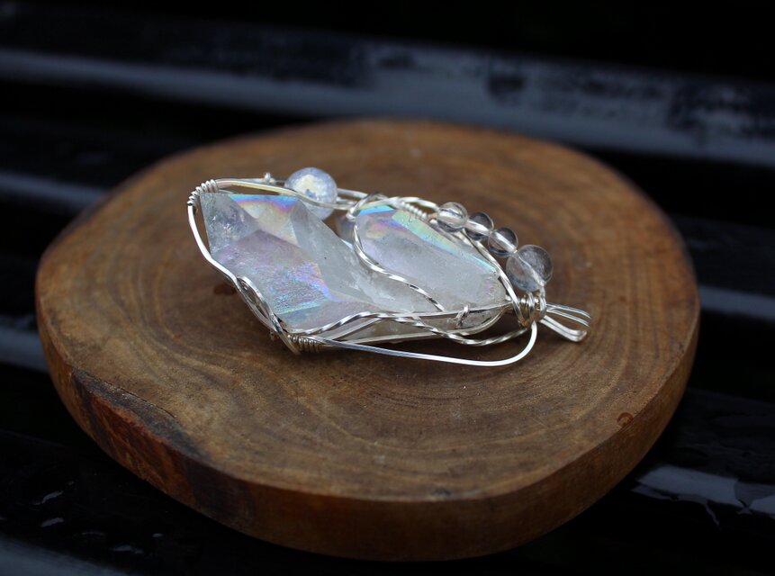 エンジェルオーラクォーツ 喜びと楽観主義の魔法 ユニコーンの