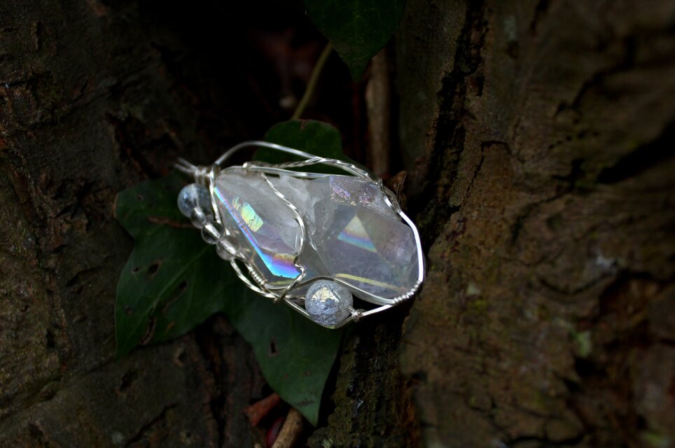 エンジェルオーラクォーツ 喜びと楽観主義の魔法 ユニコーンの