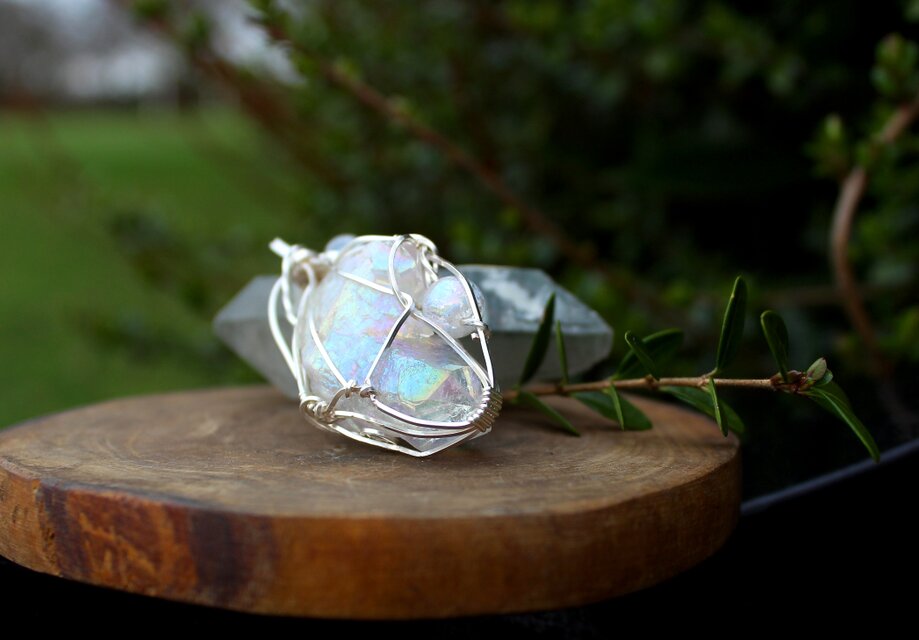 エンジェルオーラクォーツ 喜びと楽観主義の魔法 ユニコーンの