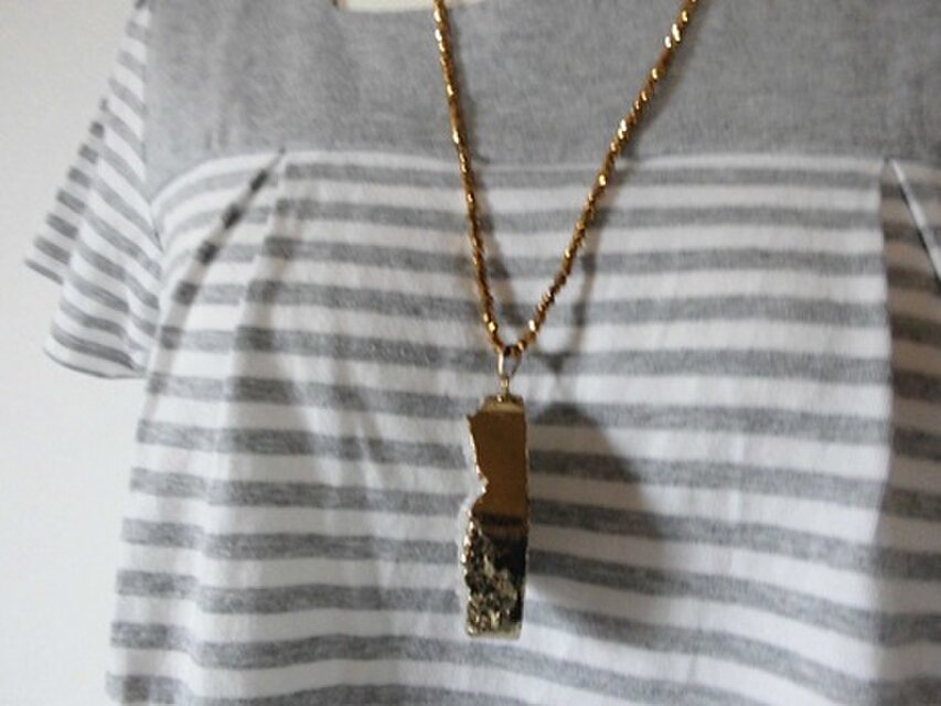 雪の塊をペンダントに | iichi 日々の暮らしを心地よくする