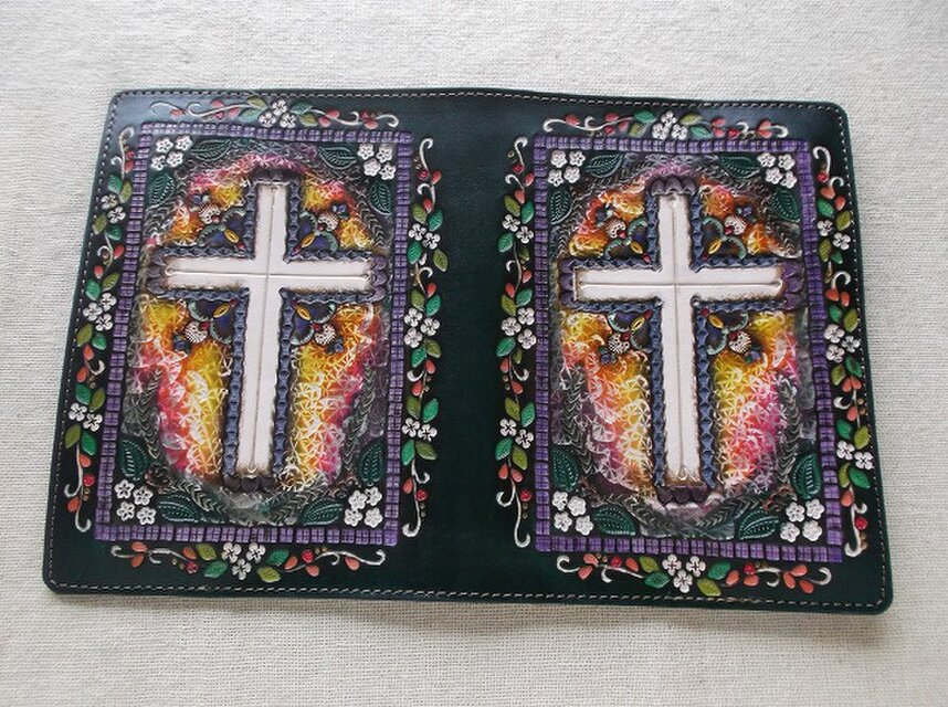 文庫サイズブックカバー 刻印、拭き染め 牛革 | iichi 日々の暮らしを