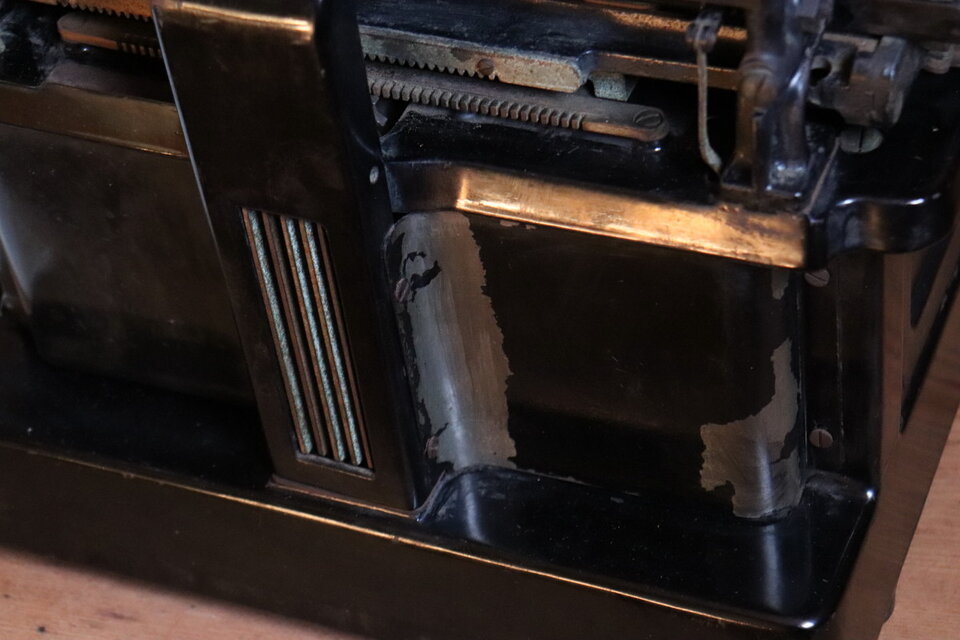 №121 古いタイプライター L C Smith 古道具 アンティーク インテリア