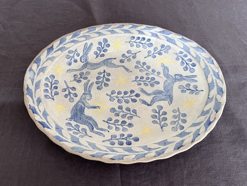 星集め ― 野うさぎの楕円皿（手びねり・一点物） | iichi 日々の暮らし