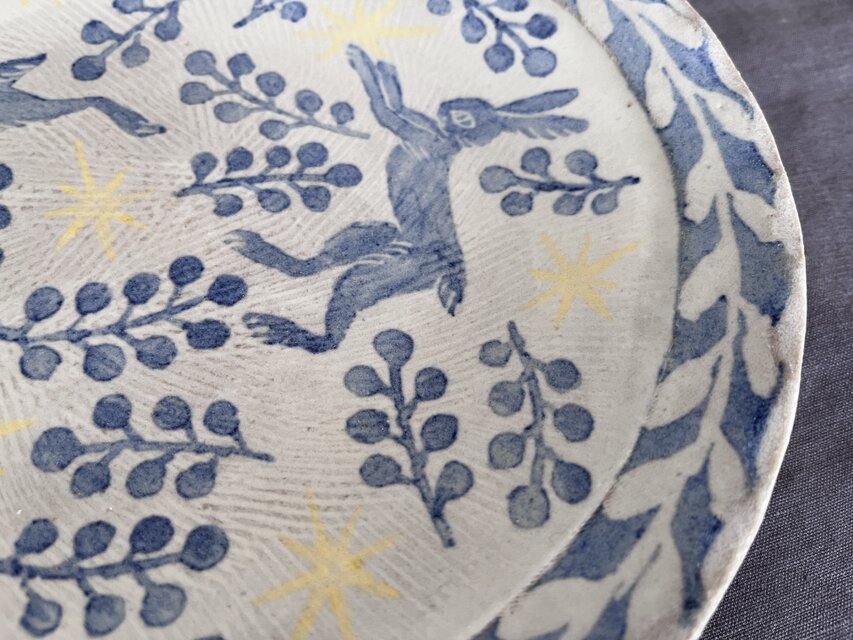 星集め ― 野うさぎの楕円皿（手びねり・一点物） | iichi 日々の暮らし