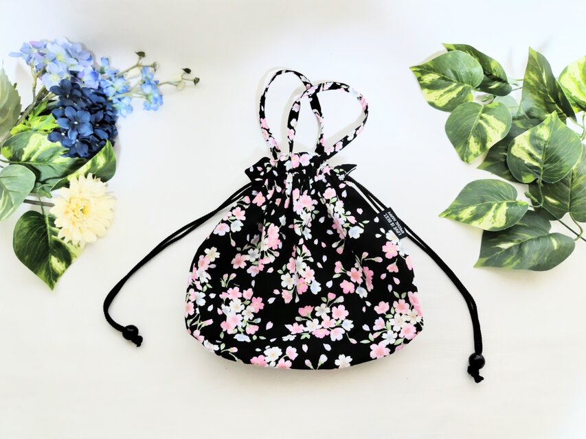 桜の花の巾着バッグ | iichi 日々の暮らしを心地よくするハンドメイド