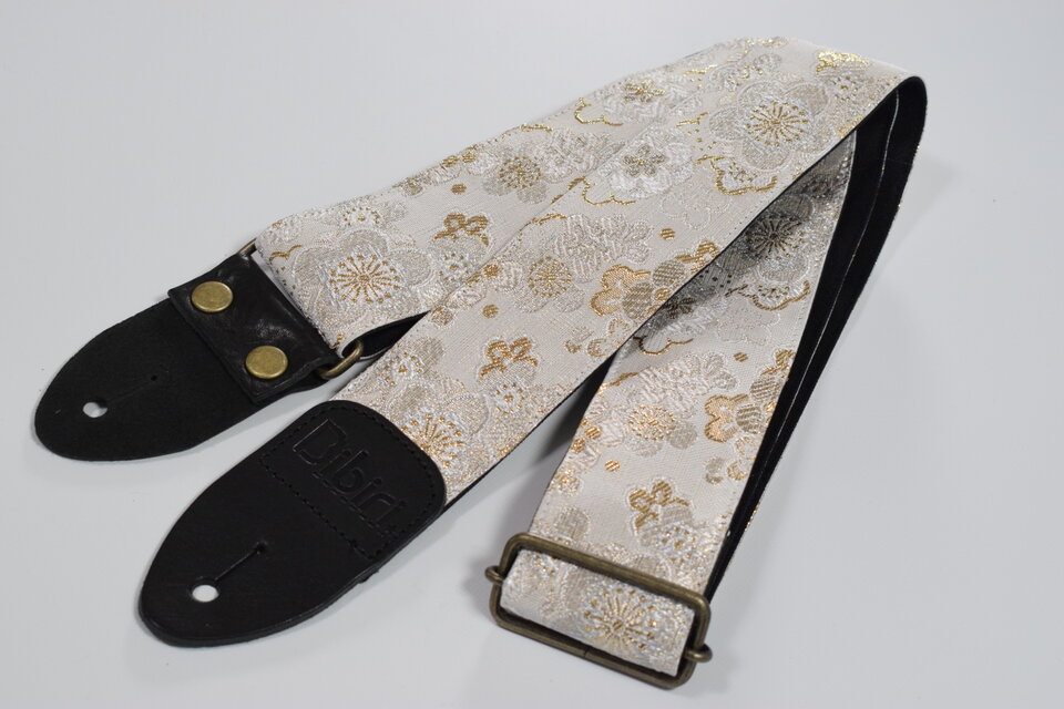 モダン梅 帆布ギターストラップ（白）京都金襴 | iichi 日々の暮らしを