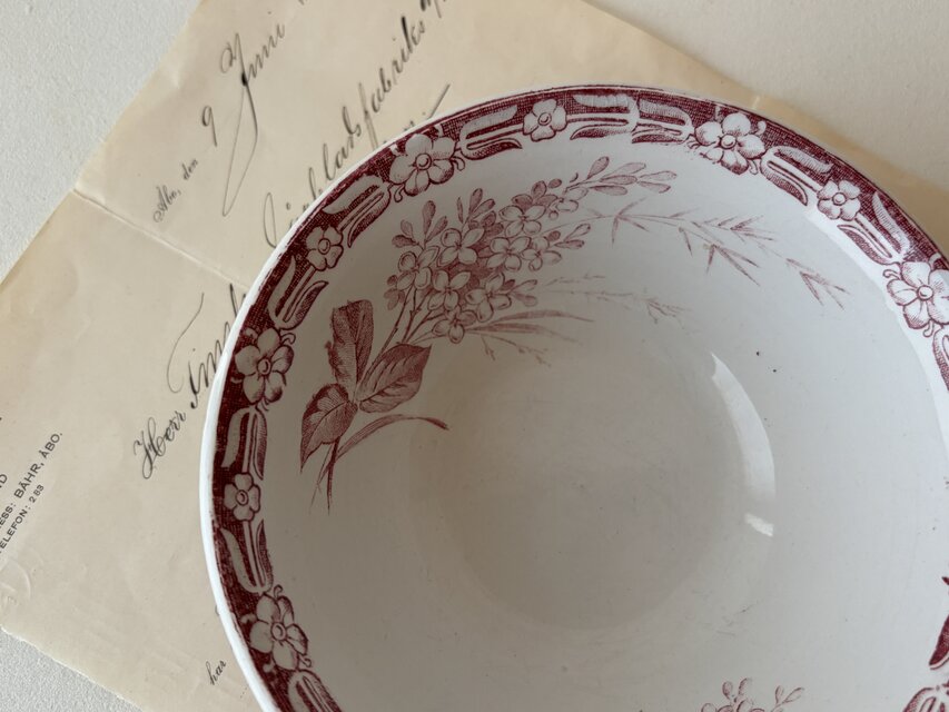 【希少】クレイユモントロー　LILAS赤のデザートボウル　フランスアンティーク 1点のみ】希少 Creil et montereau LILAS クレイユモントロー 赤の