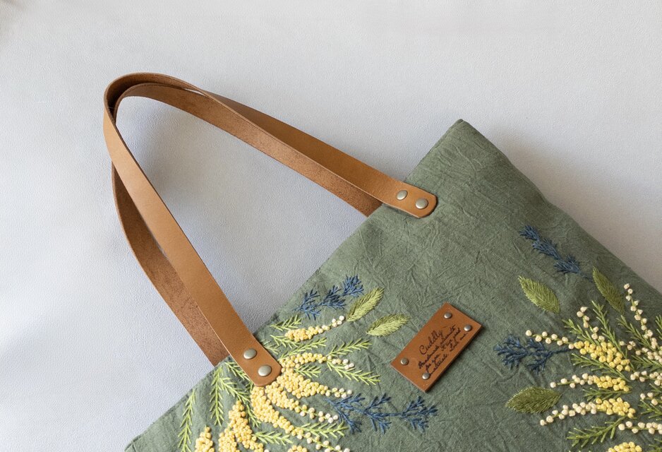 ミモザ刺繍のリネントートバッグ| オリーブグリーン|受注制作 | iichi