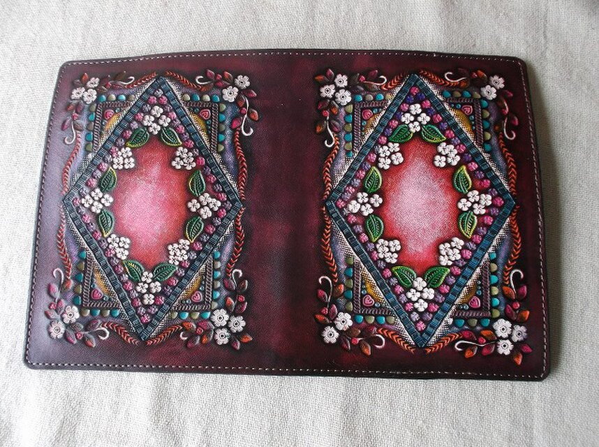 文庫サイズブックカバー 刻印、拭き染め 牛革 | iichi 日々の暮らしを