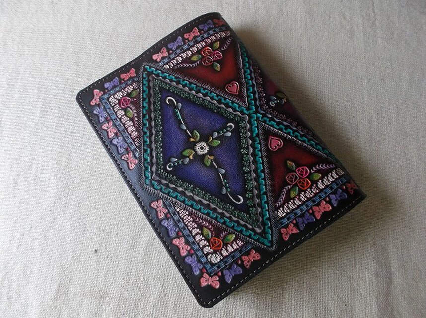 文庫サイズブックカバー 刻印、拭き染め 牛革 | iichi 日々の暮らしを