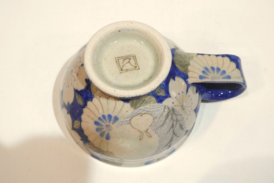 染付うさぎ文様コーヒーカップ（伊比井万貴） | iichi 日々の暮らしを