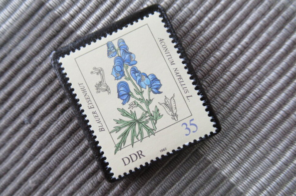 ドイツ1982年 毒のある植物切手ブローチ10846 | iichi 日々の暮らしを