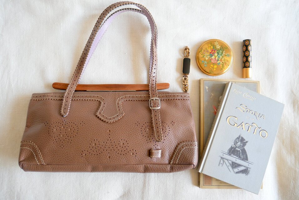 Jamin Puech Paris】木製バックルがアクセント トープ色 レザー 