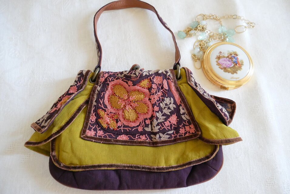 【可愛い♪】JAMIN PUECH 刺繍モチーフ付きハンドバッグ Jamin Puech Paris】フローラルの刺しゅう飾り スモールハンドバッグ