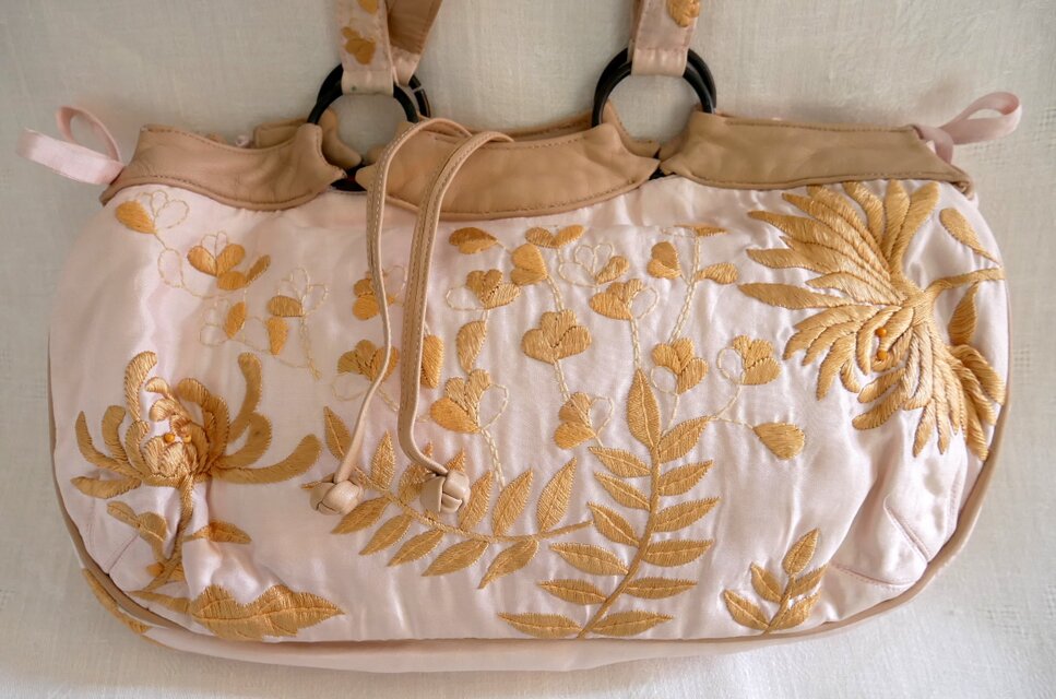 Jamin Puech Paris】淡いピンクにオレンジ色の菊花 シノワズリ刺しゅう
