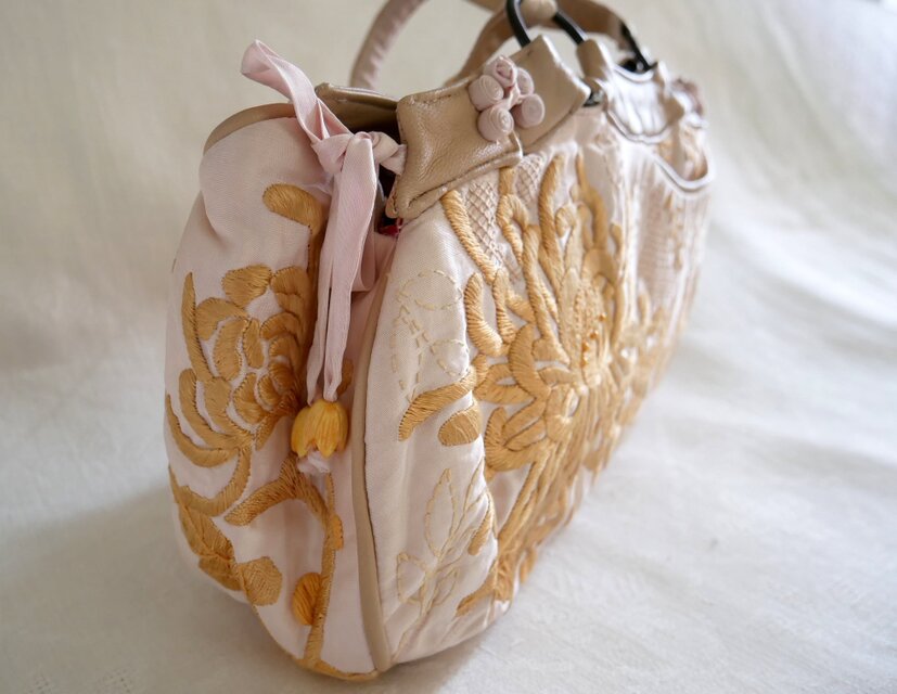 Jamin Puech Paris】淡いピンクにオレンジ色の菊花 シノワズリ刺しゅう